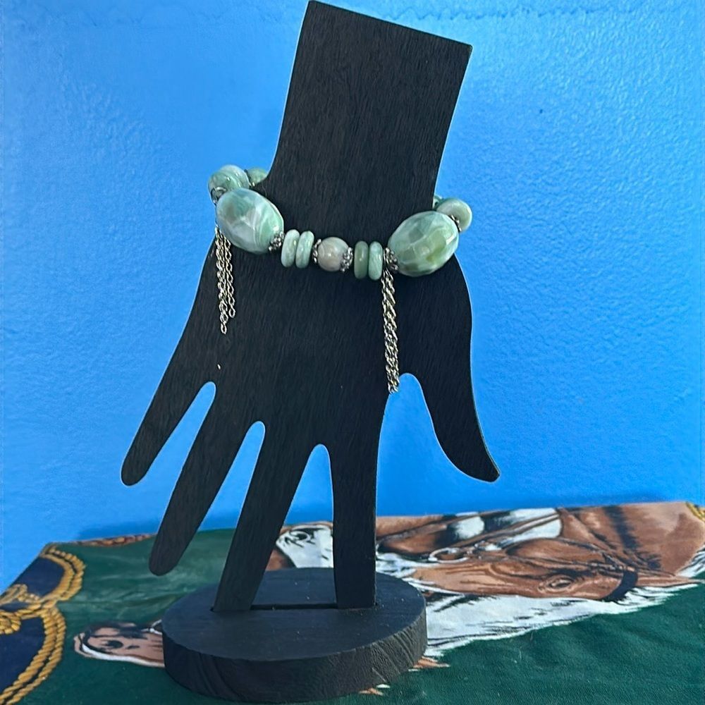 Green White Swirl Glass Bead Bracelet Faux Silver Chain Stretch Fit